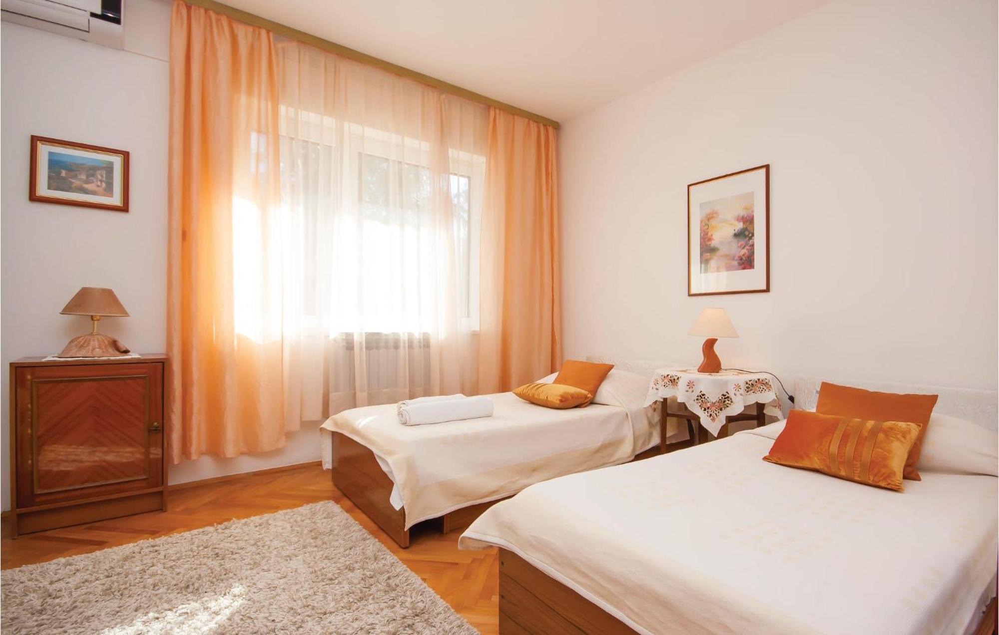 Cozy Apartment In Brodarica With Wifi Exterior foto
