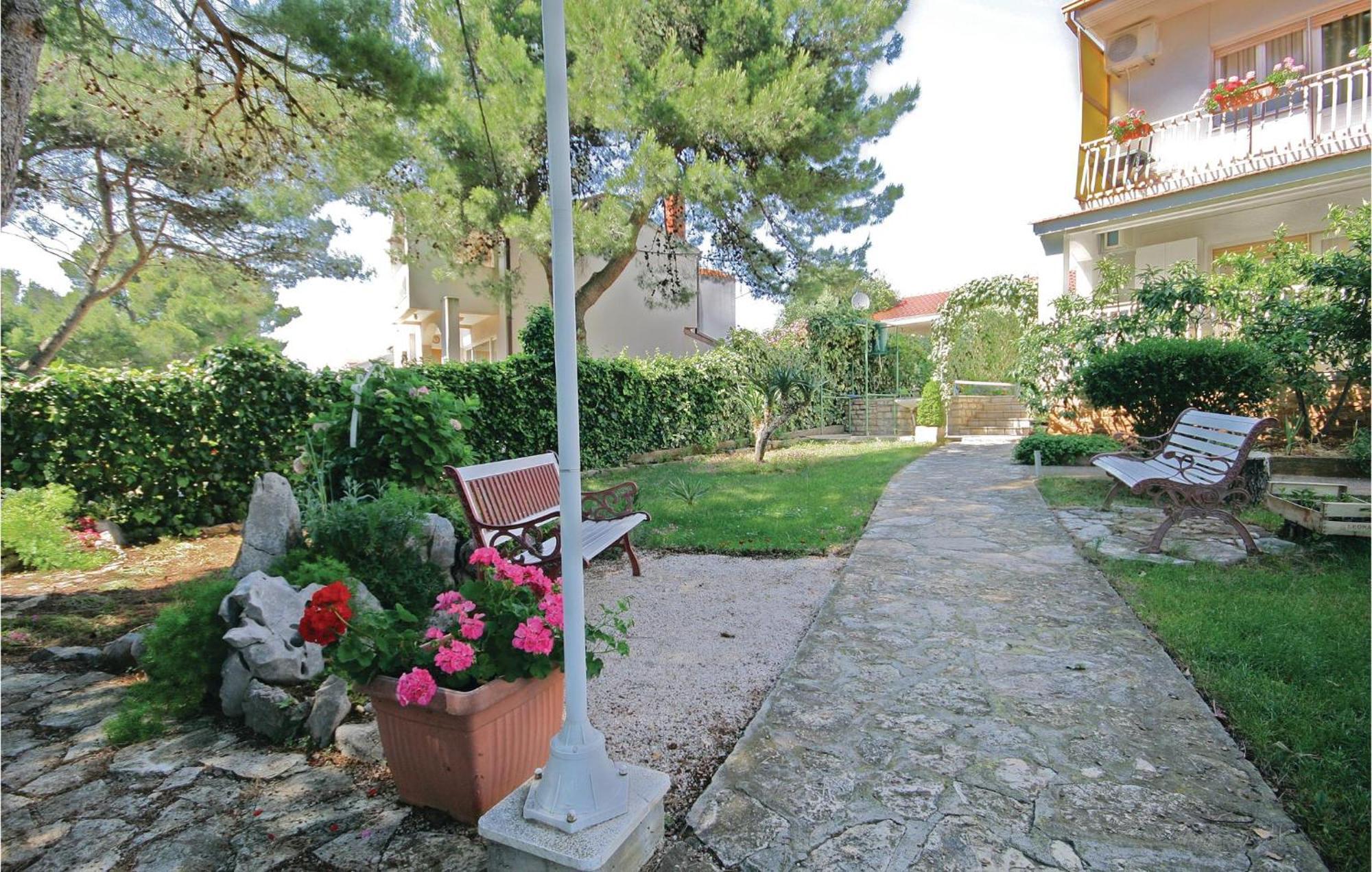 Cozy Apartment In Brodarica With Wifi Exterior foto